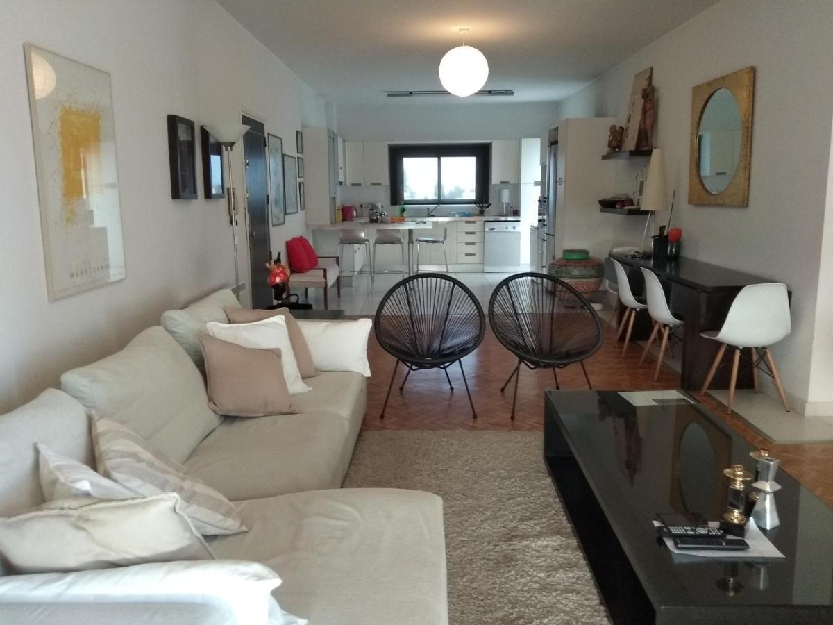 Seaside Spacious Apartment With Sea View Лимасол Екстериор снимка